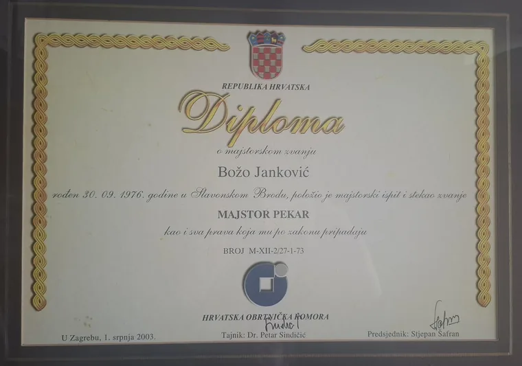 Uokvirena diploma o majstorskom zvanju Bože Jankovića, majstor pekar, Hrvatska obrtnička komora, 1. srpnja 2003.