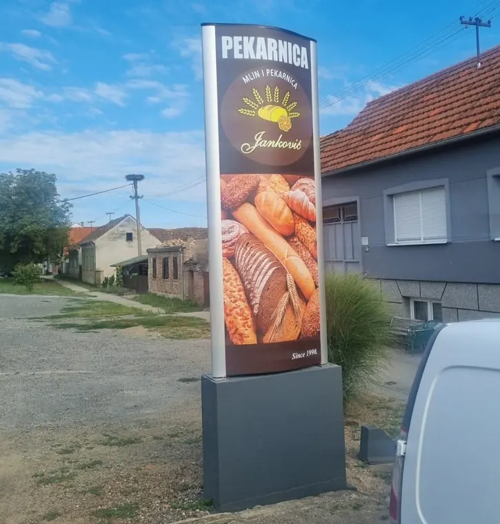 Pano pekarnice Janković u Lužanima s natpisom Since 1990