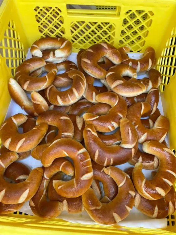 Gajba svježih pereca